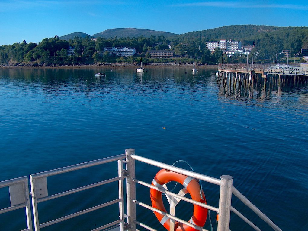 ABD'nin Maine eyaletindeki Bar Harbor'dan Nova Scotia'nın güneybatısındaki Yarmouth'a feribot var