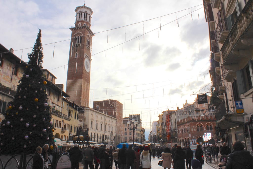 Verona - Piazza del Erbe (Erbe Meydanı)