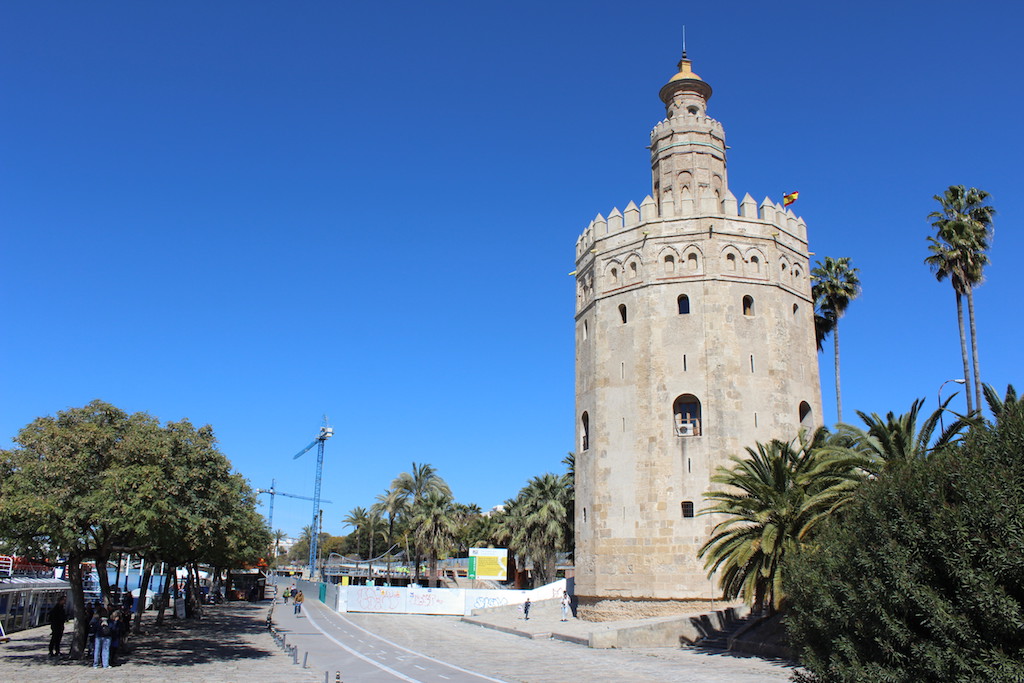 Torre del Oro (Museo Naval - Altın Kule)