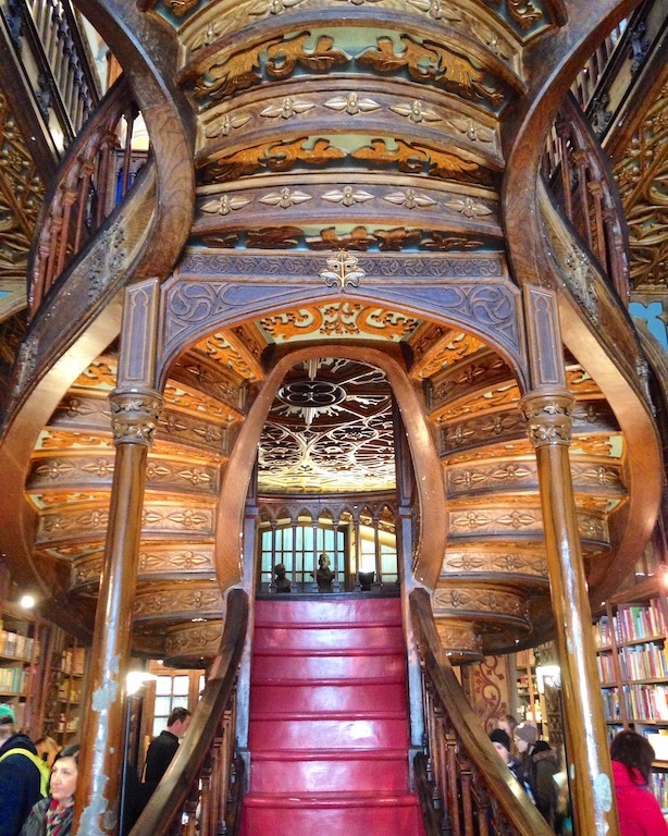 Livraria Lello Kitapçısı