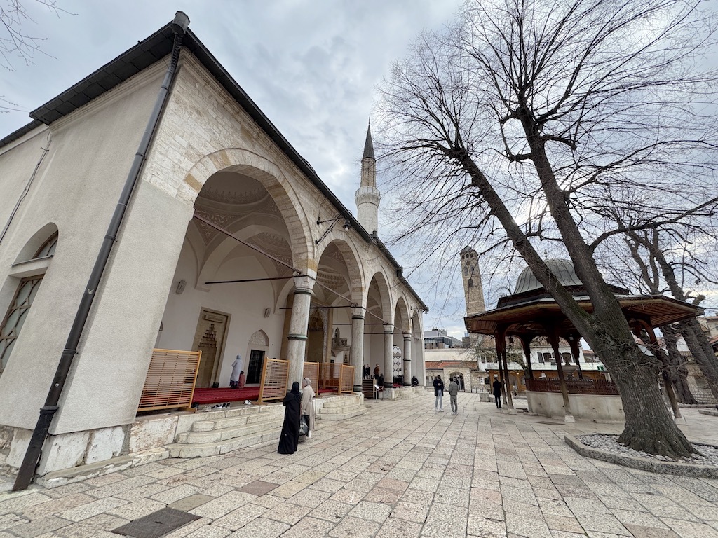 Gazi Hüsrev Bey Camii (Bey Camii)