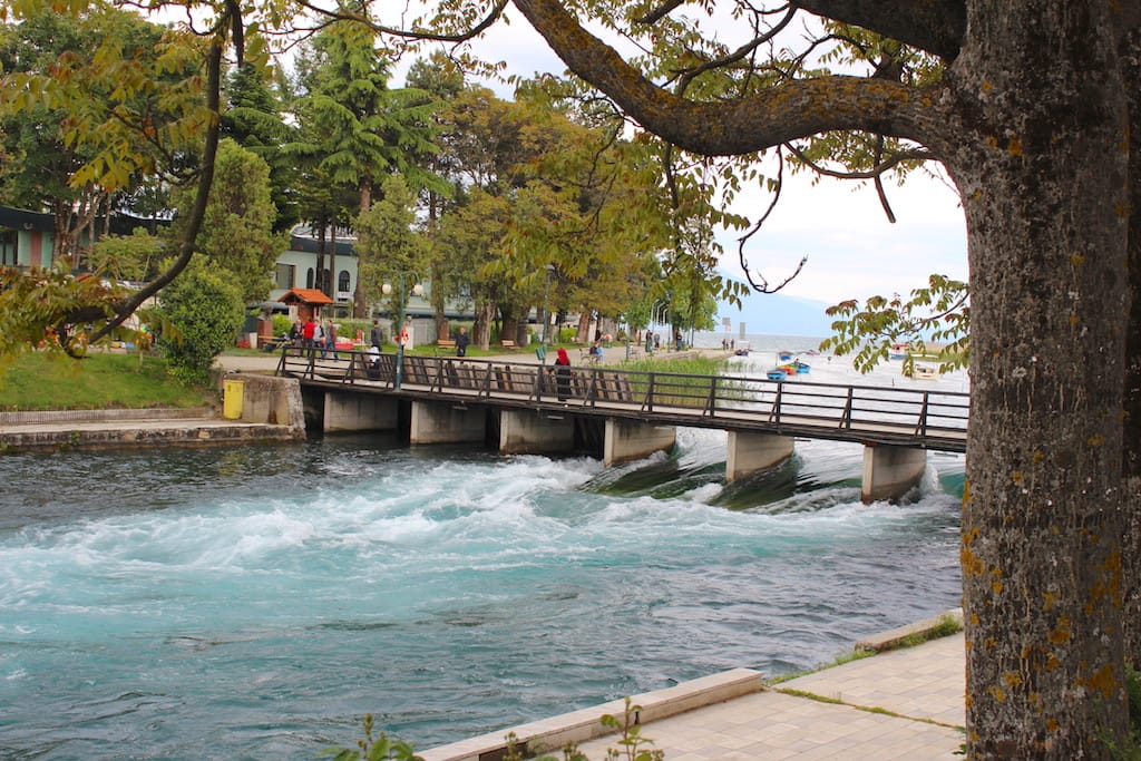 Drim Nehri’nin üzerinde Evliya Çelebi Seyahathamesi'nde bahsi geçen köprünün yerine sembolik bir köprü yapıldı