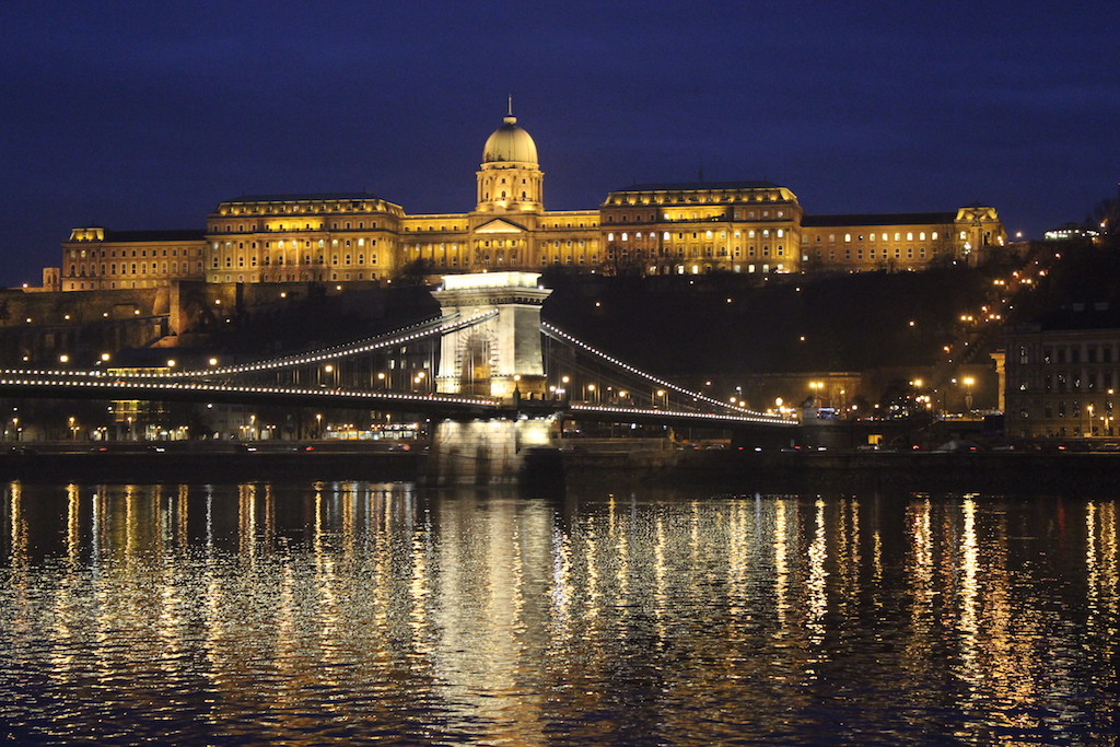 Zincirli Köprü (Szechenyi Lanchid)