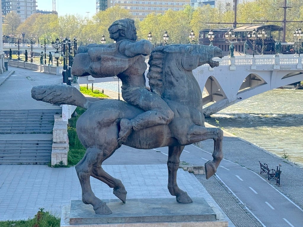 Üsküp - Karpoš Anıtı