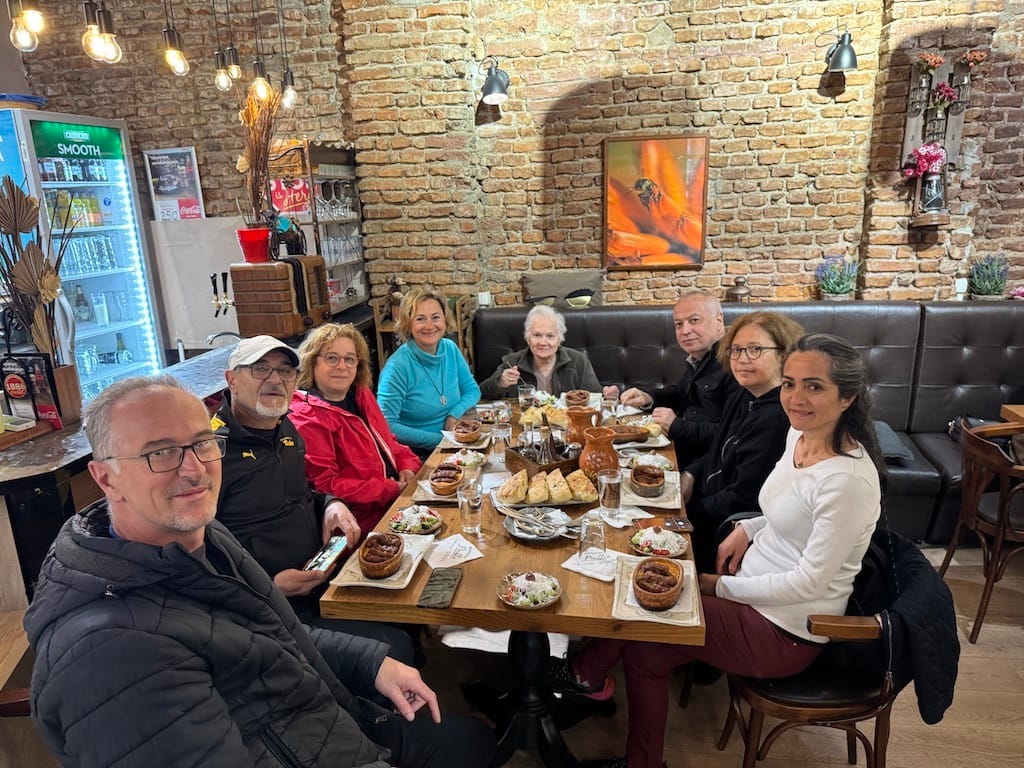 Katıldığımız Balkan turu bize Pçela Cair'de ziyafet çektirdi