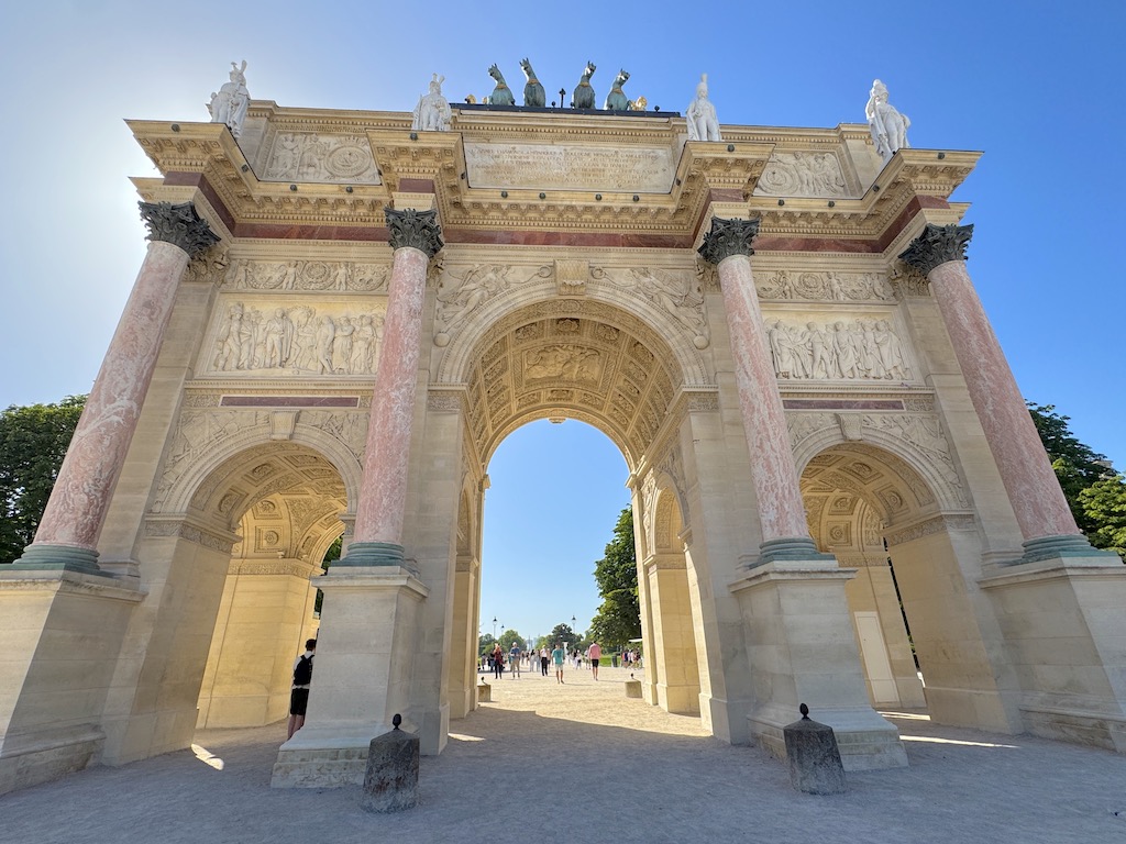 Atlıkarınca Zafer Takı (Arc de Triomphe du Carrousel)