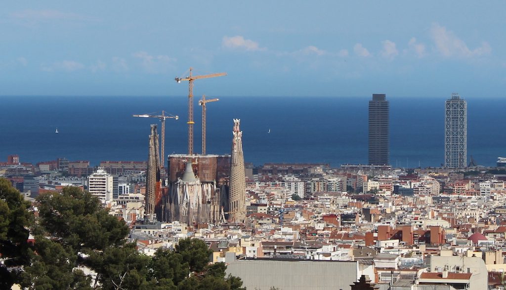 Guell Park'tan panoramik Barselona manzarası