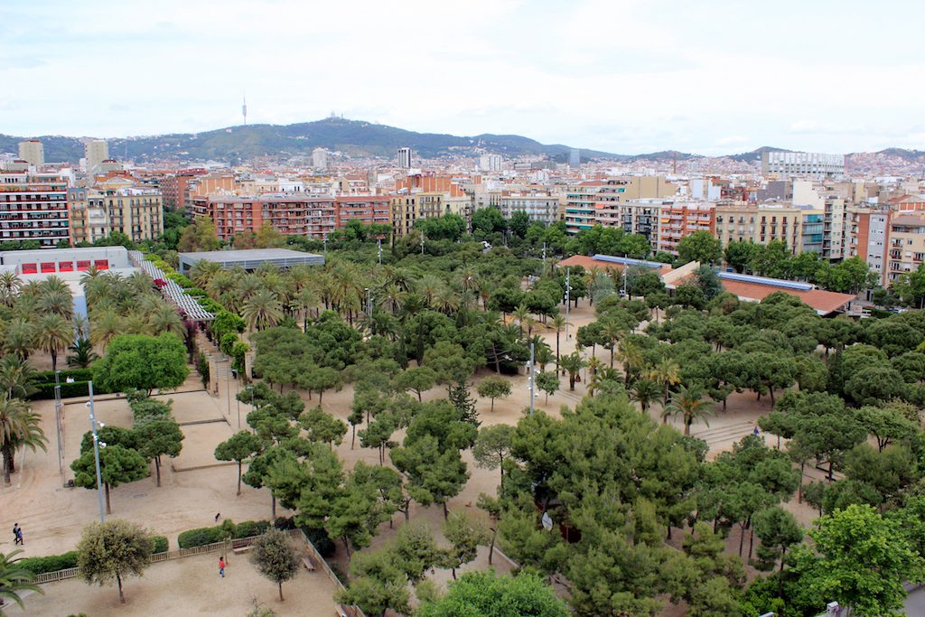 Arenas de Barcelona'nın tepesinden Parc Joan Miro manzarası