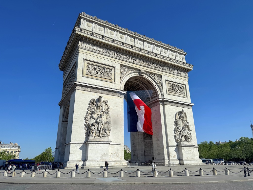 Yıldız Zafer Takı (Arc de Triomphe de l'Étoile)