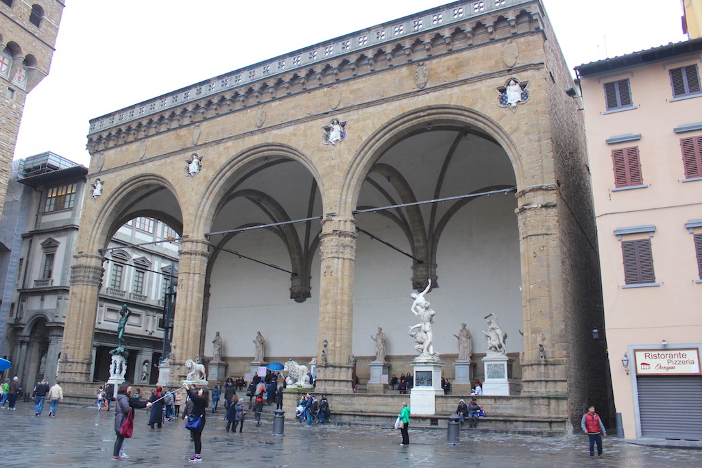 Loggia dei Lanzi (Lanzi'nin Locası)