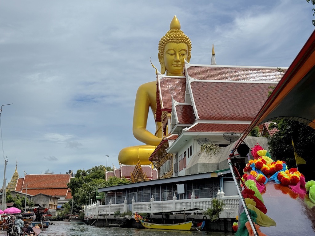 Wat Paknam Phasi Charoen