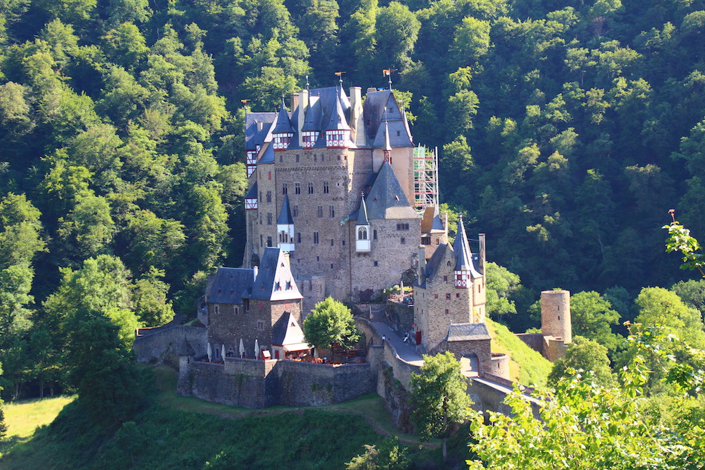 Burg Eltz Kalesi