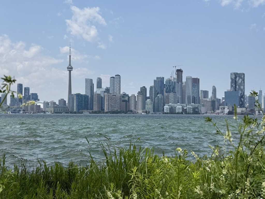 Adalardan Toronto manzarası