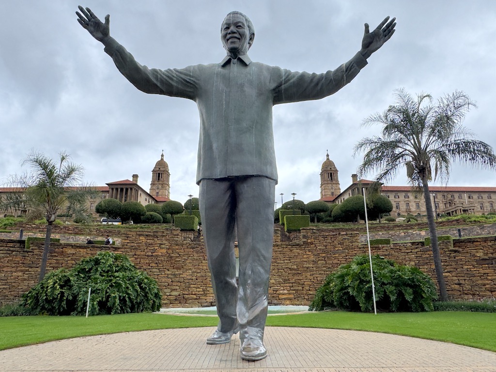 Pretoria - Nelson Mandela Heykeli ve Union Binası