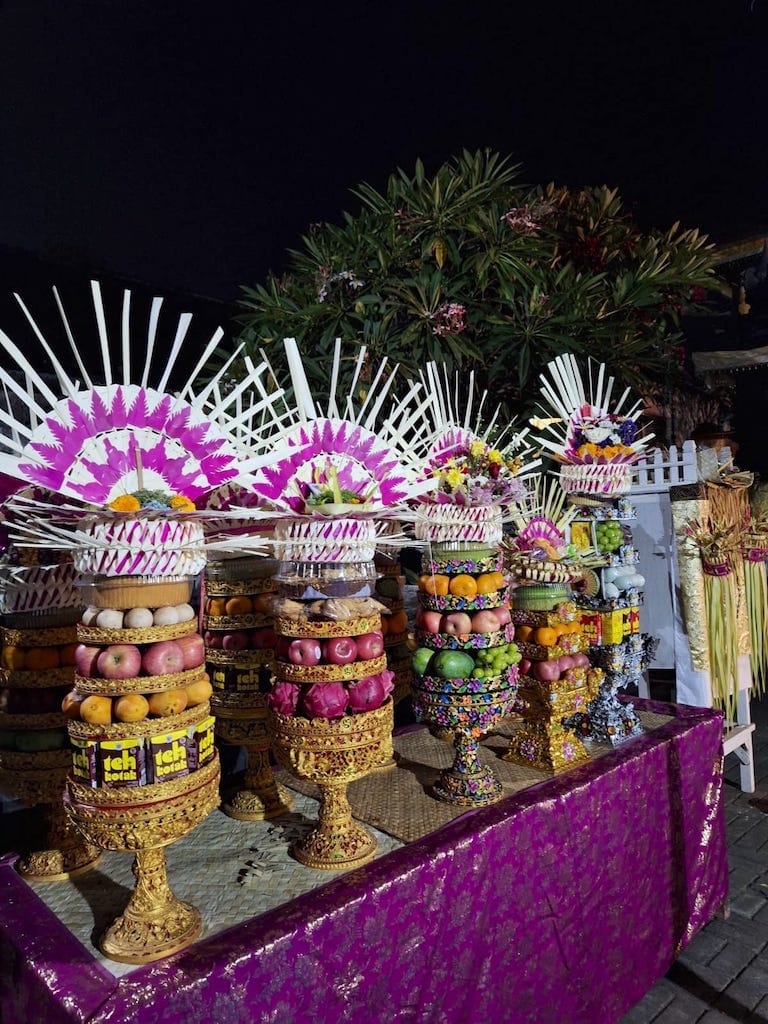 Tanrılara sınulan adaklar