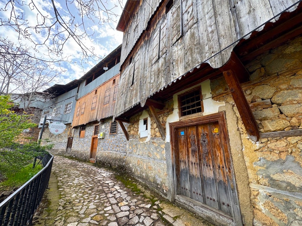 Sırakonak (Peğir) Köyü