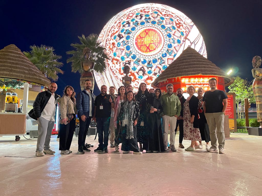 STA (Suudi Turizm Otoritesi) Türkiye Ofisi davetiyle, Suudi Arabistan Turizm Bakanlığı sponsorluğunda geldiğimiz Suudi Arabistan'da grubumuzla Riyad'daki Boulevard World'deyiz