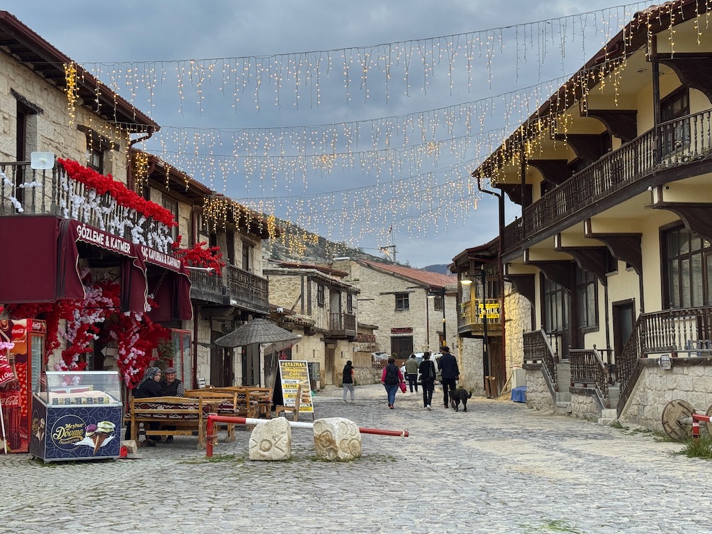 Ayazini
