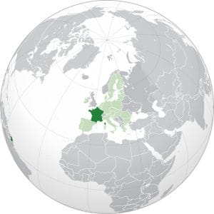 Fransa harita Kaynak:Wikipedia (Rob984 - Derived from File:Germany on the globe (Germany centered).svg, CC BY-SA 3.0, https://commons.wikimedia.org/w/index.php?curid=33933088)
