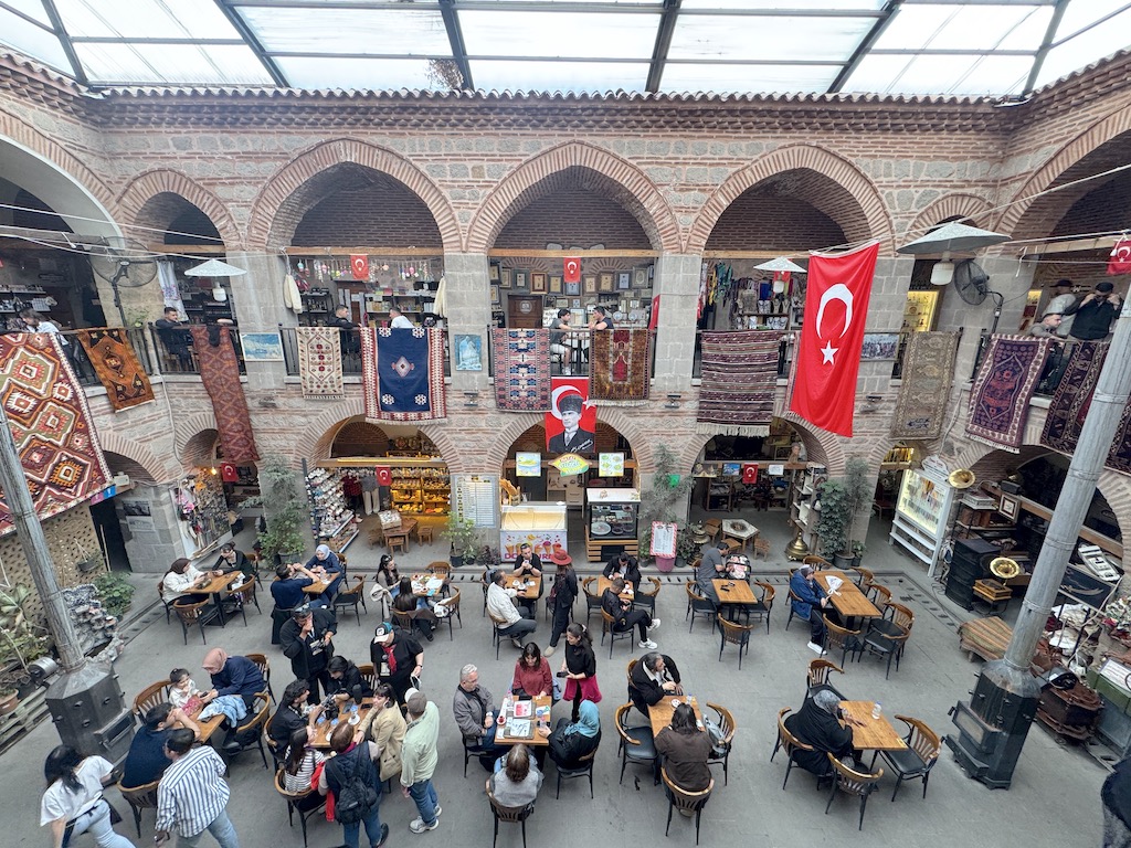 Tarihi Taşhan Alem-i Çarşı