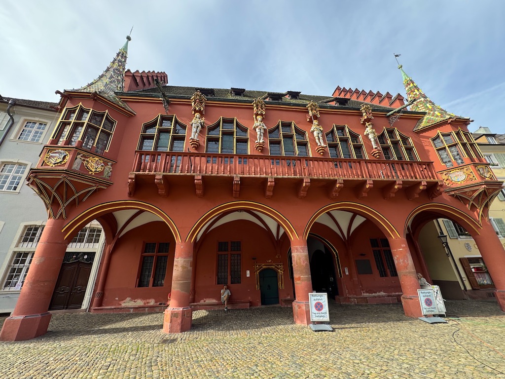 Tarihi Tüccar Salonu (Historisches Kaufhaus)