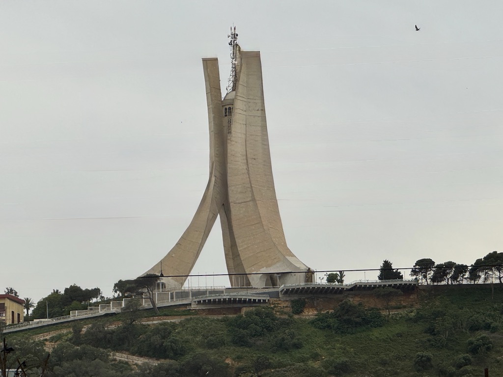 Şehitler Anıtı (Maqam Echahid)