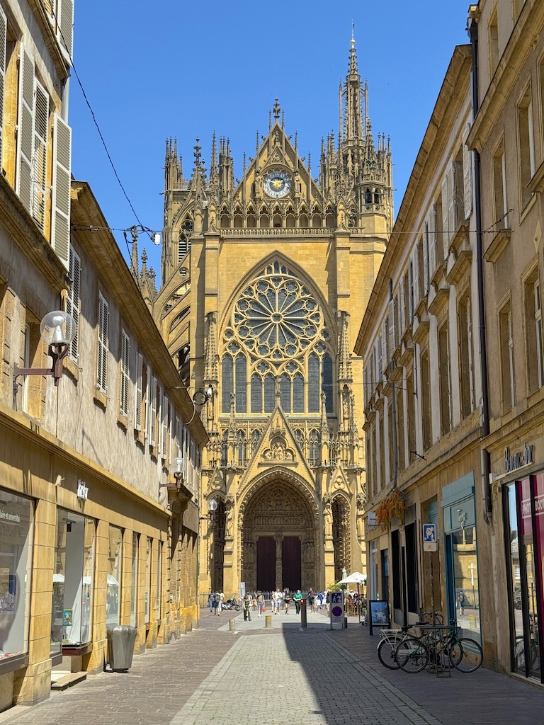 Saint-Stephen Katedrali (Cathédrale Saint-Étienne)
