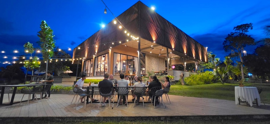 Wayo Cafe & Restaurant