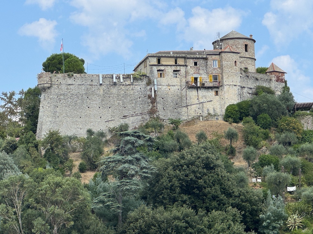 Castello Brown (Brown Kalesi)