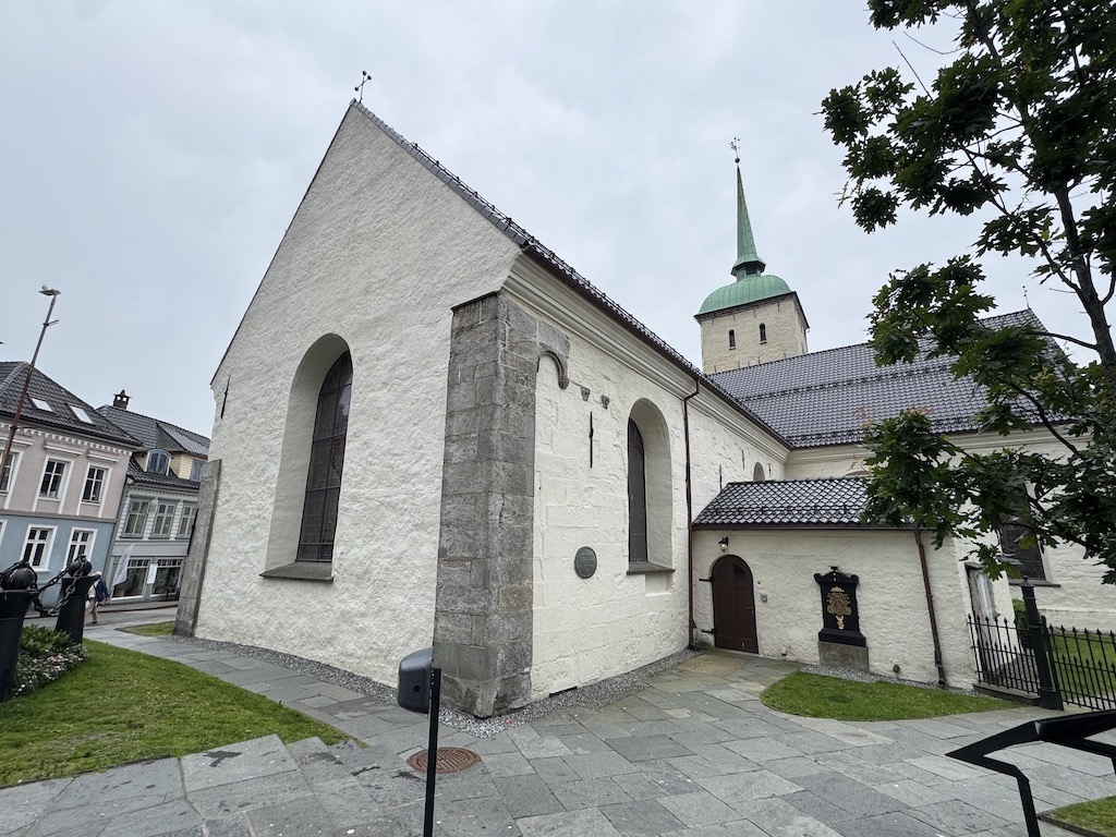 Bergen Korskirken (Kutsal Haç Kilisesi)
