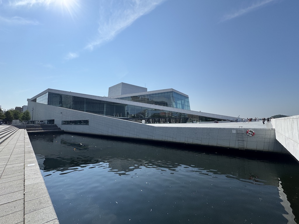 Oslo Opera Binası (Operahuset)