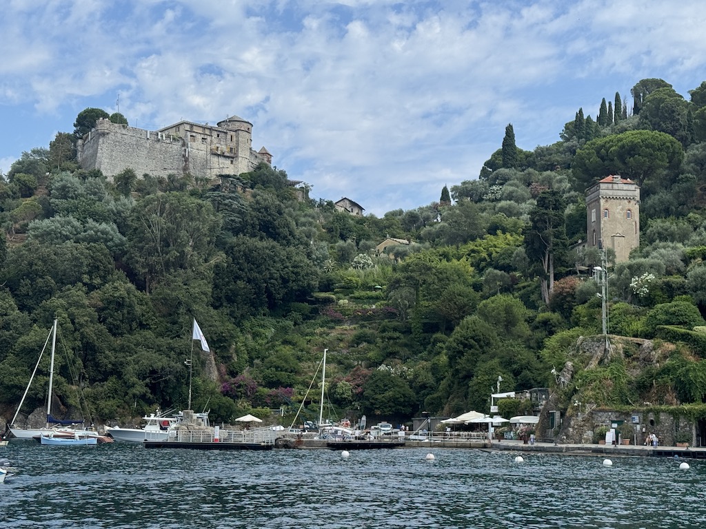 Castello Brown (Brown Kalesi)