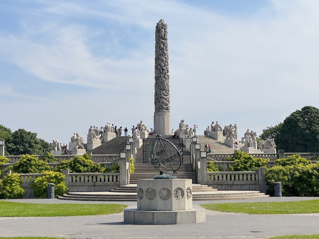 Vigeland Heykel Parkı (Vigelandsparken) - Monolith