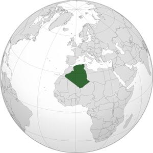 Cezayir haritası Kaynak:Wikipedia (M.Bitton - Yükleyenin kendi çalışması derived from File:Algeria (orthographic projection).svg (for the map) and File:DZA orthographic.svg (for the centered projection)., CC BY-SA 4.0, https://commons.wikimedia.org/w/index.php?curid=86719449)