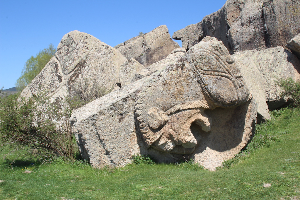 Yılantaş