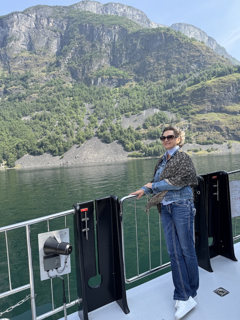 Flåm ile Gudvangen arasında düzenlenen günü birlik tekne turu