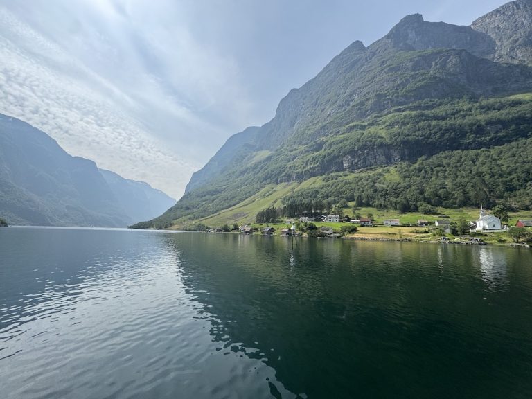İskandinavya - Norveç fiyortları - Nærøyfjord