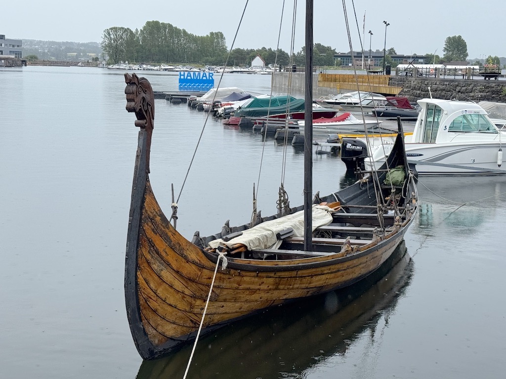 Mjøsa Gölü kıyısı
